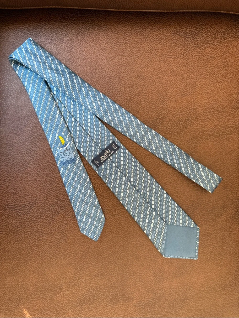 Hermès Silk Men's Tie - Classic Diagonal Chain Design